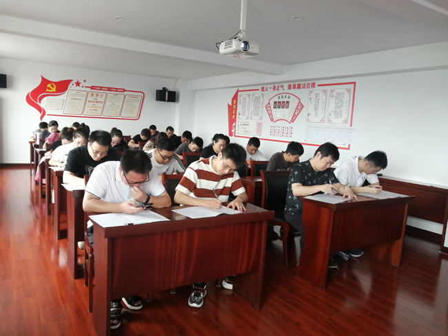 以考促學(xué)、以學(xué)促廉